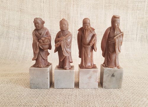 Cuatro Figuras Orientales En Piedra Dura Con Base De Mármol