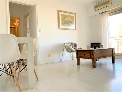 Imagen 2 de 14 de Depto 2 Amb Cochera Balcon (remodelado) / Necochea 437