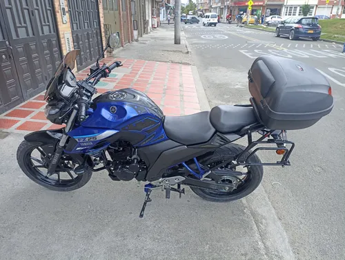 Yamaha Fz25 Abs Modelo 2023 Con Accesorios Para Viajar