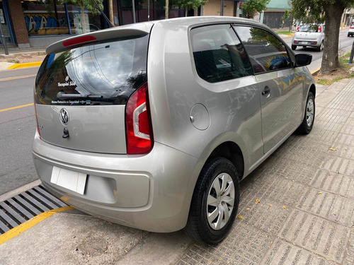 Imagen 5 de 6 de Volkswagen Up! 2015 1.0 Take Up! Aa 75cv 3 P