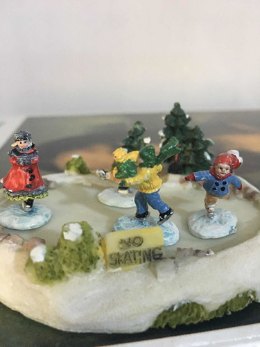 Miniatura Liberty Falla Colección Patinaje Hielo Navidad