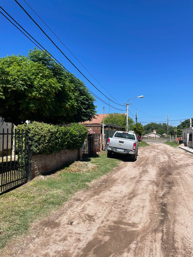 Casa Con Posibilidad De Reformar/reciclar.