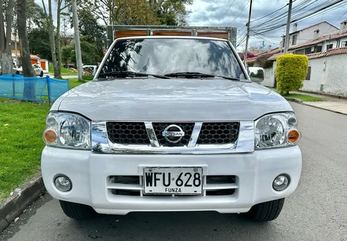Nissan Frontier Np300 2.4 Mt 4x2 Estacas