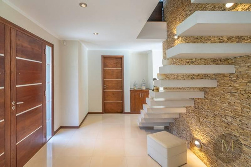 Casa En Venta 5 Ambientes Pinamar Alamos