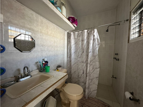 Casa De Una Planta En Venta, Dentro La Ciudad, Mérida,204