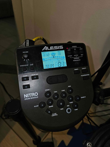 Bateria Eletrônica Alesis Nitro Mesh 8 Corpos Usb Midi (Usado)