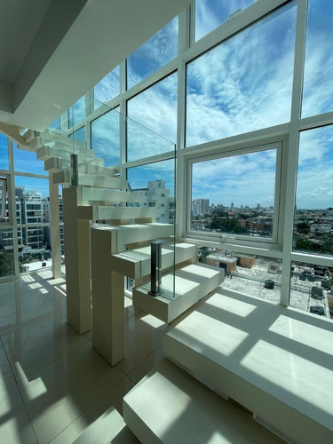 Penthouse En Alquiler Evaristo Morales, 2 Hab Dos Niveles