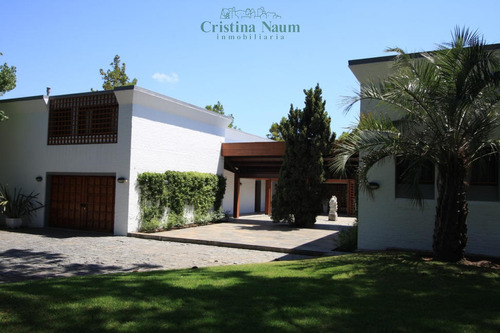 Estupenda Residencia En Barrio Del Golf