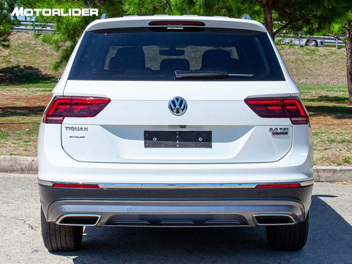 Imagen 4 de 25 de Volkswagen Tiguan 2.0 Highline 7 Ps | Permuta / Financia