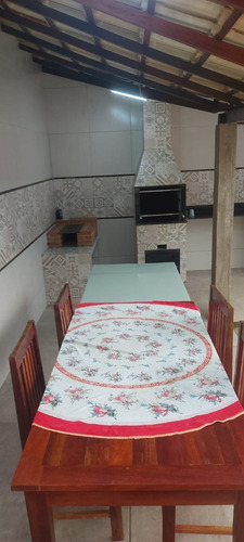 Chácara No Centro De Faria Lemos/mg Com 700m2, Com 2 Casas Uma Grande Em Alto Padrão E Uma Casa Menor, Com Piscina E Área Goumet E Pomar Com Muitas Frutas, Pronta Para Morar