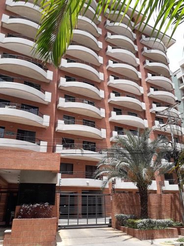 Venta Apt De 2 Hab Mas 1 Estudio De 130 M2, Con Terrazas , Lechería .