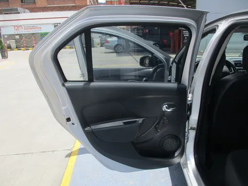 Renault Logan Expression / Life + Mt Aa