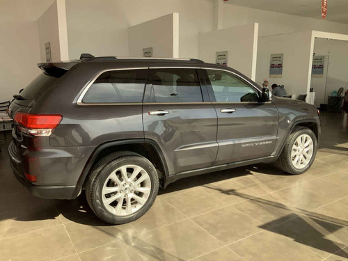 Imagen 6 de 12 de Jeep Grand Cherokee 2017 5p Limited Lujo 4x4 V8/5.7 Aut