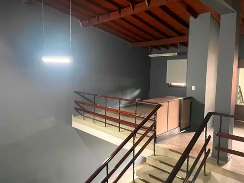 Casa En Venta En Laureles. Cod V10342