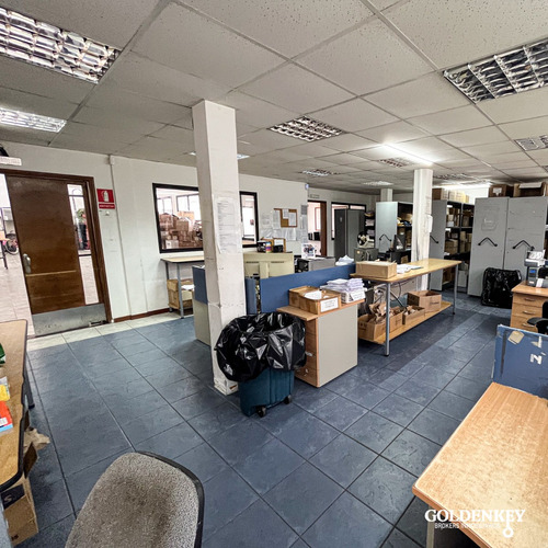 Venta Logística Depósito Y Oficinas Barrio La Blanqueada