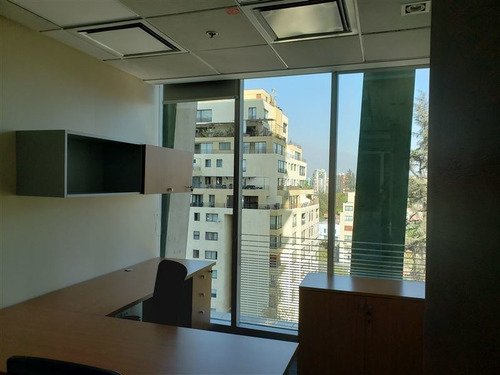 Imagen 8 de 14 de Oficina En Arriendo En Las Condes, Cuenta Con Mobiliario
