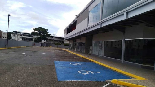 Imagen 8 de 11 de Cc Prisma (nuevo) Douglas Rivero D. R.