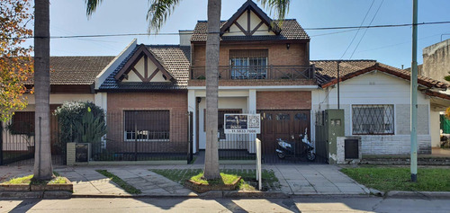 Casa En Alquiler  - Castelar Norte