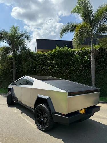 Tesla Cybertruck Foundation Series 4x4