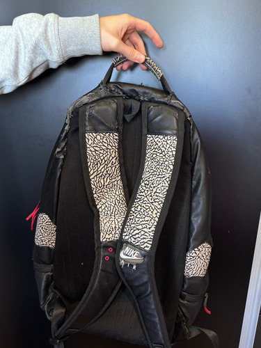 Mochila Air Jordan Retro 3 Negro (Usado)