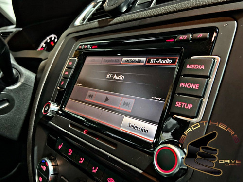 Imagen 13 de 21 de Volkswagen Vento 2.0 Sportline Mt