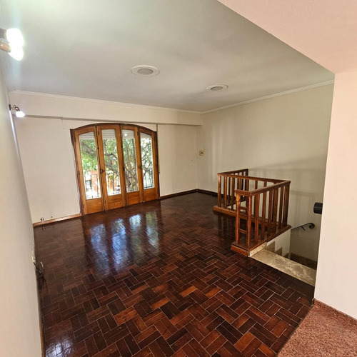 Casa En Planta Alta Con Cochera