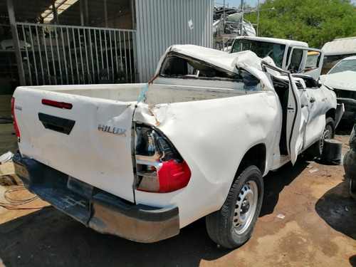 Imagen 3 de 12 de Desarmo Toyota Hilux Diésel 4x4 Año 2018 Estándar Por Partes