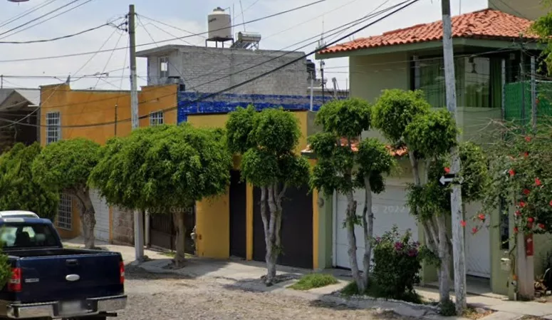 Casa En Remate Bancario En Villas De Santiago, Santiagto De Queretaro. (65% Debajo De Su Valor Comercial, Solo Recursos Propios, Unica Oportunidad) -ijmo2