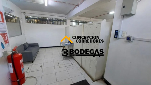 Arriendo Bodega De 984m2 C/oficina En Indepndencia