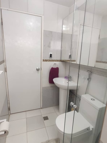 Apartamento En Venta En La Guaira Urbanizacion Caribe Remodelado
