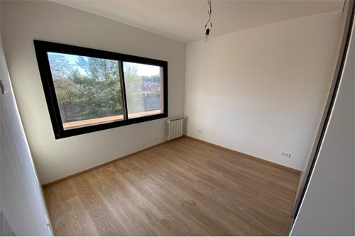 Venta Casa Las Golondrinas 5 Amb, Financia