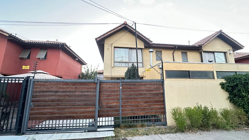 Linda Casa En Excelente Estado 3d Y 3b