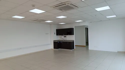 Oficina En Arriendo/venta En Chico Norte Iii. Cod A1105062