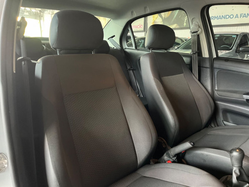 Volkswagen Voyage 1.0 Flex 12V 4p