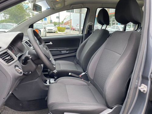 Volkswagen Fox 1.6 Connect Total Flex I-motion 5p