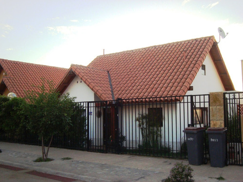 Casa Barrio Residencial,  Jardines De La Viña