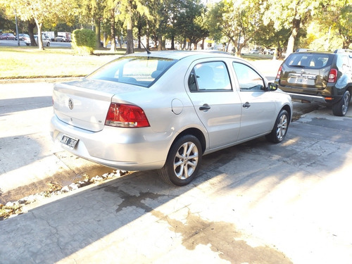Volkswagen Voyage 1.6 Comfortline Plus 101cv 2011