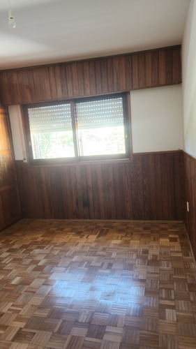 Casa Sobre Rambla Tres Dormitorios, Terraza Con Parrillero Y Azotea Propia!