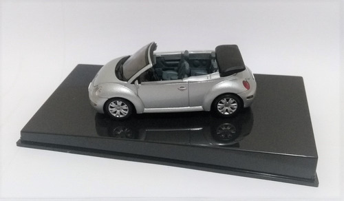 Imagem 4 de 6 de Miniatura New Beetle Cabrio Autoart Escala 1/43