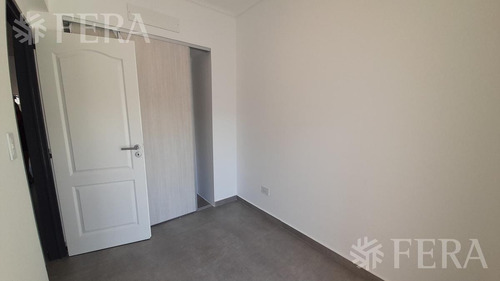 Imagen 10 de 19 de Venta De Departamento 3 Ambientes Con Cochera En Wilde (28604)