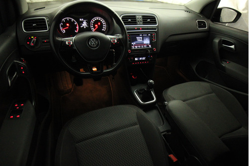 Volkswagen Vento 1.6 Confortline Mt