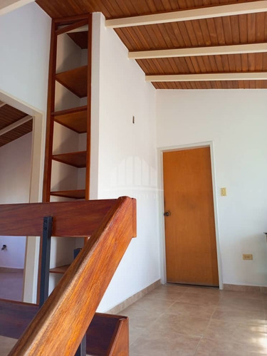 Imagen 6 de 10 de Yohandys Vende Town House En Naguanagua Res Cantapiedra