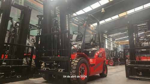 Autoelevador Motor Nissan 2.5 Ton. Tt 4.7m - 100% Financiado