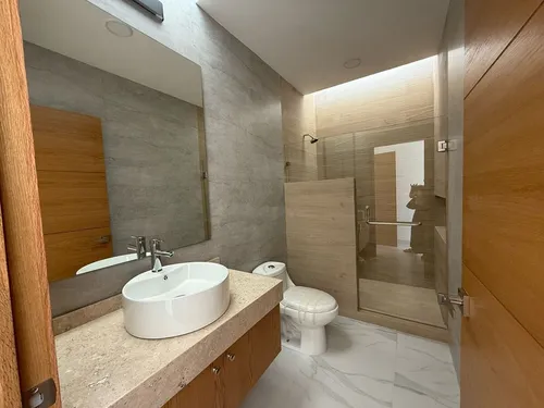 Residencia En Venta En Milenio Iii, Cotto Milenio, 4 Recámaras, Estudio, 5.5 Bañ