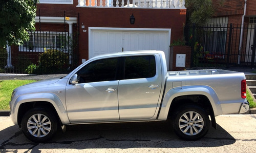 Volkswagen Amarok 4x2 Highline Pack Cuero 2016 Hilux Ranger