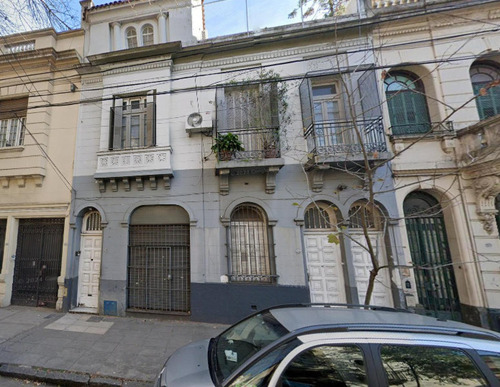 Ph En Venta - 4 Dormitorios 3 Baños - Flores