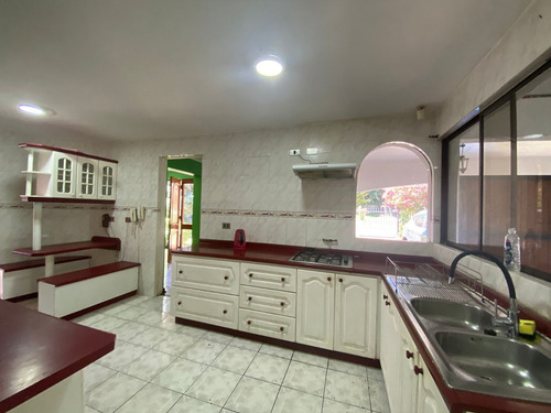 Casa En Venta, Condominio Puerta Del Alba, Machalí.