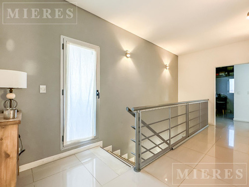Casa En Venta En Barbarita - Bancalari