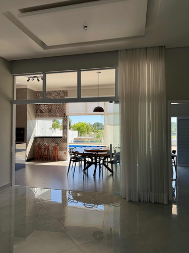 Casa Em Condomínio Com 3 Suítes