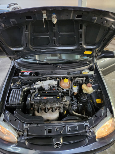 Chevrolet Corsa Classic 1.0 Life Flex Power 4p